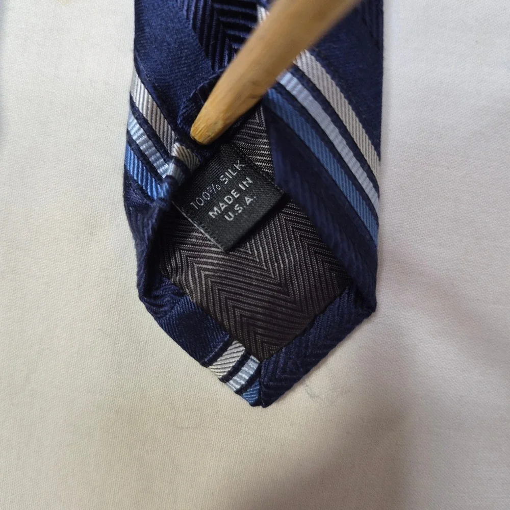 Joseph Abboud Tie Mens Navy Blue Striped Classic Silk Necktie Quiet‎ Luxury USA